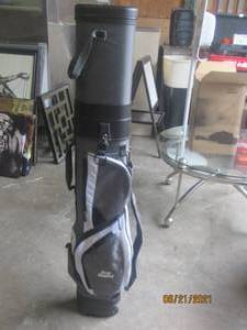 lot 14 image: CARGO GOLF GUARD GOLF BAG