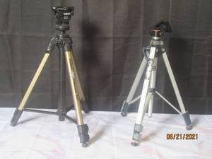 lot 25 image: TOTAL OF 2 TRIPODS   ,  VELBON VIDEOMATE 607 ,SLIK 105VF VIDEO