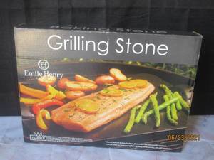 lot 49 image: EMILE HENRY GRILLINGBAKING( OLIVE)STONE NEW IN BOX