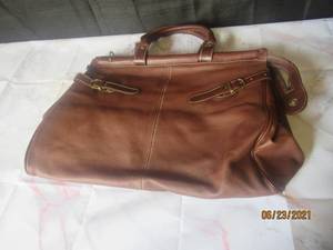 lot 57 image: GOLF CLASSIC BROWN LEATHER LARGE GOLF TOTE BAG