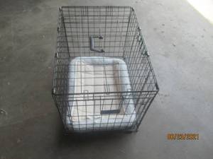 lot 58 image: TOP PAW FOLDING DOUBLE DOOR CRATE    25.5 L X 17.5 W X  19.5 H