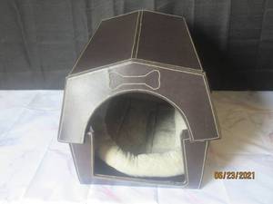 lot 59 image: PETMATE LEATHER INDOOR PET HOME DOG GRATE FOR SMALL DOGS ( BROWN )