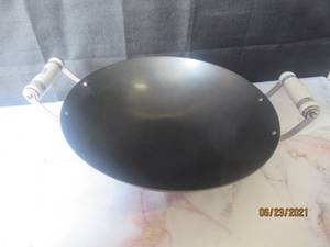 lot 68 image: IRON WOK WITH PORCELAIN HANDLES