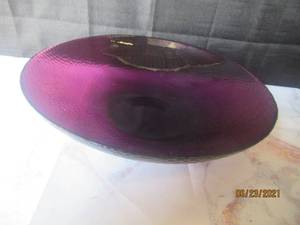lot 69 image: LARGE AMETHYST GLASS DCOR BOWL