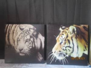 lot 70 image: TOTAL OF 2 ANIMAL CANVAS