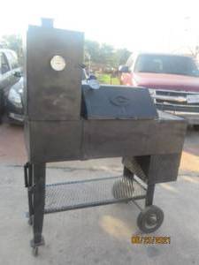 lot 80 image: HEAVY DUTY CUSTOM MADE SMOKER ON WHEELS