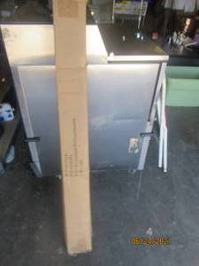 lot 114 image: OUTDOOR PATIO UMBRELLA   PI 17 H1 FLOW