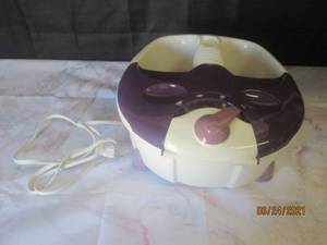 lot 119 image: WATERPIK FOOT MASSAGER