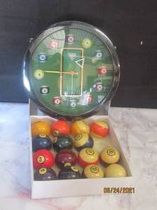 lot 132 image: POOL BALLS WITH TELSTAR BILLIARDS QUARTZ CLOCK