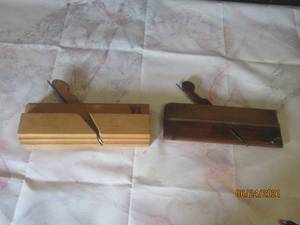 lot 146 image: TOTAL OF 2 -ANTIQUE  EUROPEAN19TH CENTURY WOODEN CARPENTRY PLANES WITH REMOVABLE BLADE ,USED TO MAKE SPECIFIC TRIM ANGLES