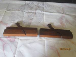 lot 148 image: TOTAL OF 2 -ANTIQUE  EUROPEAN19TH CENTURY WOODEN CARPENTRY PLANES WITH REMOVABLE BLADE ,USED TO MAKE SPECIFIC TRIM ANGLES