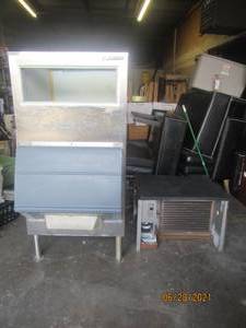 lot 188 image: FOLLETT ICE MAKER AND BIN ICE0500HA3