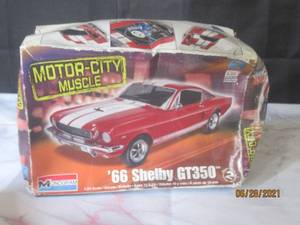 lot 196 image: MOTOR-CITY MUSCLE KIT 4293 66 SHELBY GT350