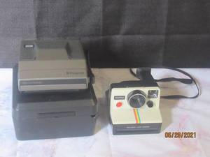 lot 220 image: 3 POLAROID CAMERAS POLAROID LAND CAMERA ONE STEP AND POLAROID SPECTRA SYSTEM