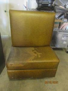 lot 251 image: SINGLE SIDED BOOTH SEAT