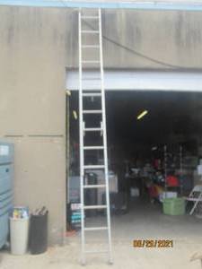 lot 255 image: ALUMINUM EXTENSION LADDER 16FT