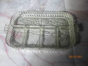 lot 269 image: FRUIT DESIGN RELISH DISH