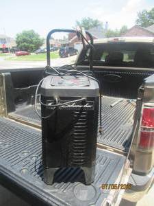 lot 284 image: SCHUMACHER HEAVY DUTY BATTERY CHARGER SC1309