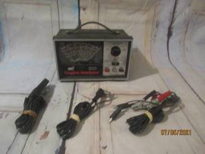 lot 289 image: VINTAGE SEARS SOLID STATE ELECTRONIC ENGINE ANALYZER WITH ACCESSORIES