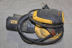 lot 27 image: DEWALT DWE6423