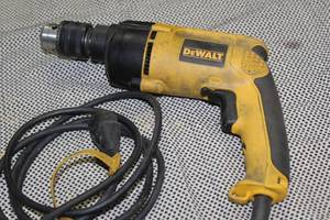 lot 28 image: DEWALT DW511