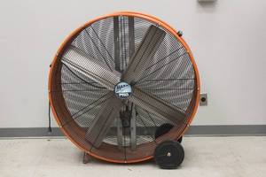 lot 43 image: MAXX AIR PRO BF42BDORGPRO SHOP FAN