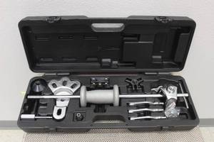 lot 93 image: PERFORMANCE TOOL SLIDE HAMMER PULLER SET W89725