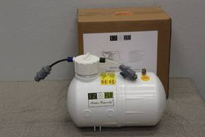 lot 104 image: EZ-FLO 1.5 GALLON SYSTEM EXD01CX NEW IN BOX