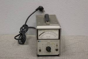lot 157 image: HEWLETT &amp PACKARD 400EL AC VOLTMETER&nbsp