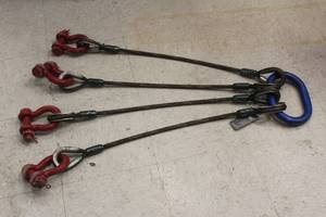 lot 181 image: CROSBY 4- LEG WIRE ROPE SLING WITH SCREW PIN ANCHORS  PICS&nbsp