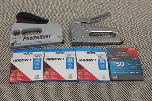 lot 228 image: POWERSHOT 5700M STAPLE GUN &amp AAROW FASTERNER T50P STAPLE GUN WITH 4 PK ARROW T50 STAPLES SEE PICS