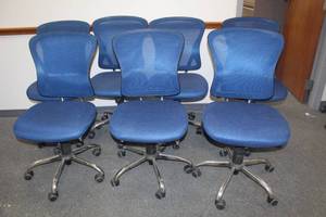 lot 263 image: TOTAL OF 8 BLUE MESH SWIVEL MID-BACK LUMBAR SUPPORT ,ADJUSTABLE HEIGHT OFFICE CHAIRS  ONE NOT PICTURED IN SAME GREAT CONDITION&nbsp
