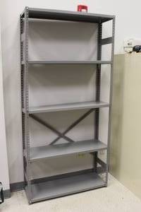 lot 195 image: 5-TIER METAL SHELVING UNIT