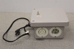 lot 339 image: HUBBEL&nbsp DOUBLE RECEPTACLES 15A 250V&nbsp POWER SUPPLY SWITCH OUTLET BOX&nbsp
