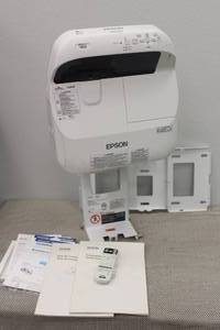 lot 353 image: EPSON POWERLITE 585WWITH REMOTE AND EPSON SETTING PLATE ELPMB43 &amp MANUAL BRACKETS