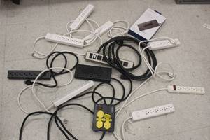 lot 390 image: TOTAL OF 12 SURGE PROTECTORS  SEE PICS&nbsp