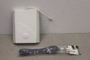 lot 403 image: WILSON ELECTRONIC PANEL ANTENNA KIT