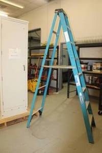 lot 438 image: WERNER 8FT&nbsp FOLDING LADDER FS108