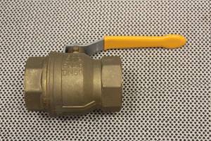 lot 488 image: A 2 CW617N BRASS BALL VALVE