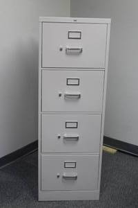 lot 490 image: HON 4 DRAWER METAL FILE CABINET