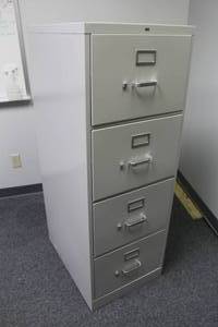 lot 491 image: HON 4 DRAWER METAL FILE CABINET