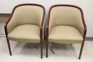 lot 495 image: 2 OFFICE WAITING ROOM CHAIRS