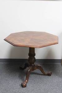 lot 148 image: WOODEN OCTAGONAL PEDESTAL TABLE , 34 X 28H