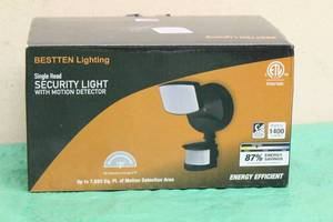 lot 8 image: BESTTEN LIGHTING SINGLE HEAD SECURITY LIGHT WITH MOTION DETECTOR&nbsp