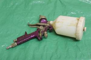 lot 36 image: CENTRAL PNEUMATIC&nbsp 47016 HIGH VOLUME LOW PRESSURE GRAVITY FEED 20oz SPRAY GUN