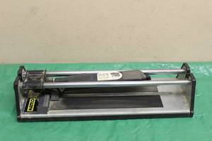 lot 50 image: NATCO BG1986 EASY SCORE TILE CUTTER