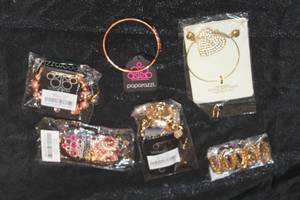 lot 110 image: LOT OF 6 PAPARAZZI FASHION BRACELETS SEE PICS