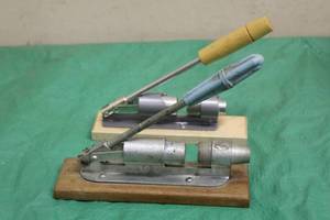 lot 55 image: 2 VINTAGE REEDS NUT CRACKERS