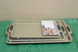 lot 59 image: NEW IN PACKAGE CROFTON 3PC COOKIE SHEET SET
