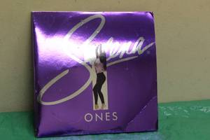 lot 74 image: SELENA ONES ALBUM LIMITED EDITION